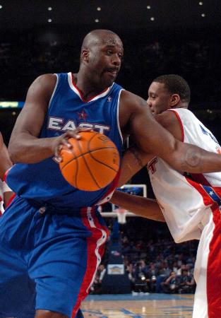 卡雷拉斯：我的位置是左边卫，但能适应教练在任何时候的要求（卡雷拉斯：本职左后卫，随时适应教练安排）