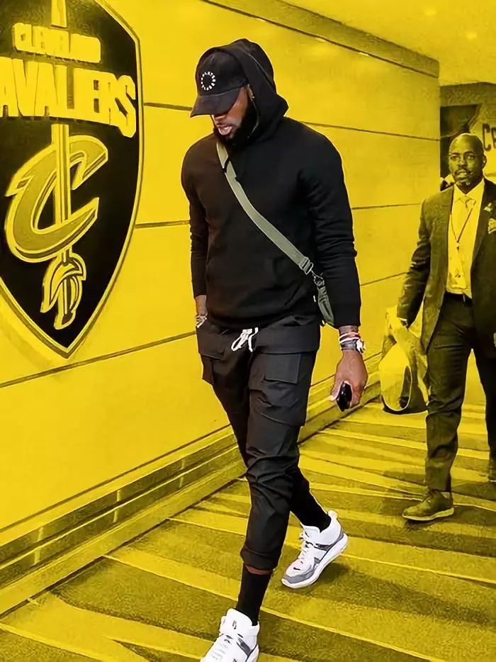 剑指那不勒斯，尤文采取闪电战，哲格罗瓦或成奇兵（尤文瞄准那不勒斯，祭出闪击战，哲格罗瓦有望成奇兵）